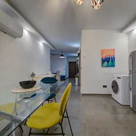 Luxury Apt *